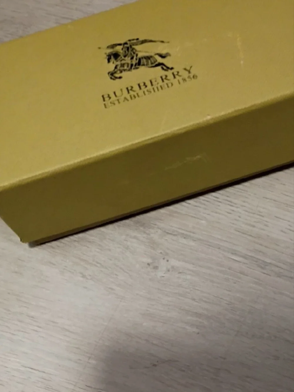 Burberry Black Lens Aviator Sunglasses w/ Case,Cleaning Cloth,Box & Card
